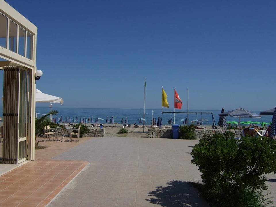 Hotelstrand mit grüner Flagge Hotel Kathrin Beach