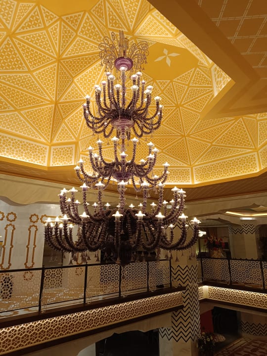 Gastro Royal Taj Mahal Hotel