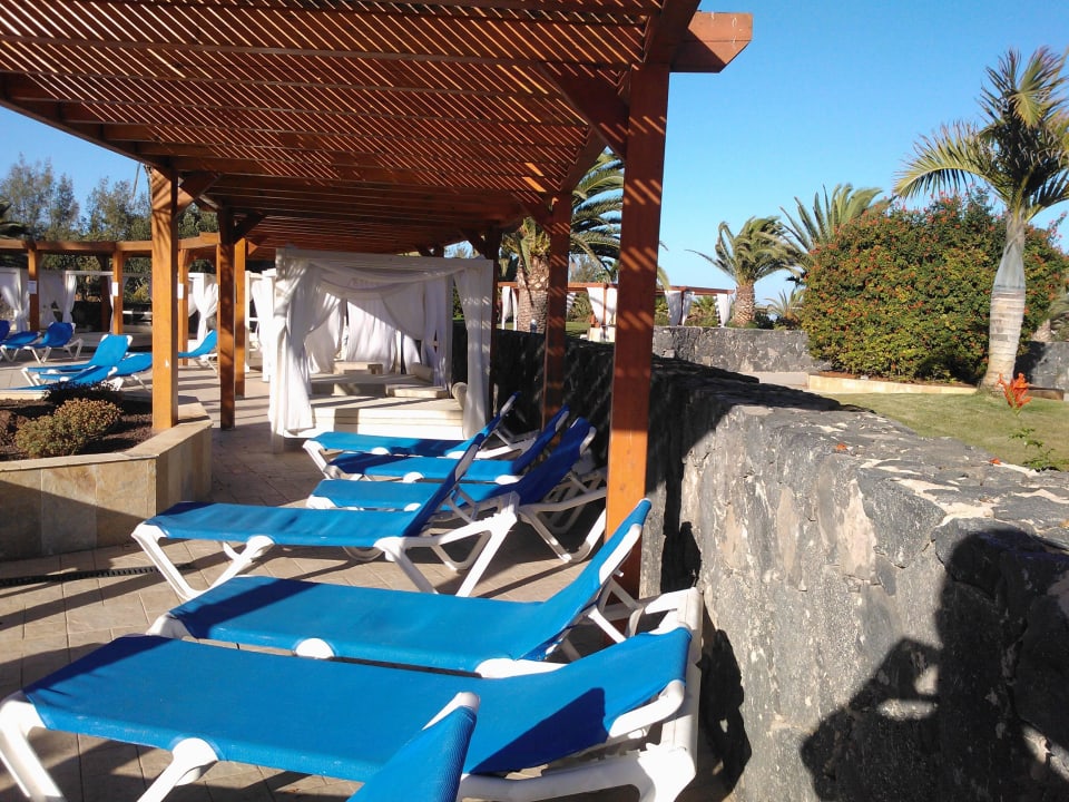 Leżaki Elba Carlota Beach & Golf Resort