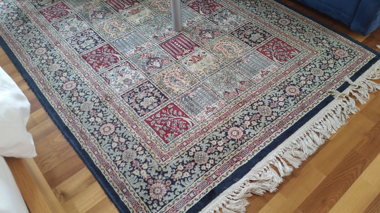 Verschlissener Teppich Hotel Gasthof Bürglstein