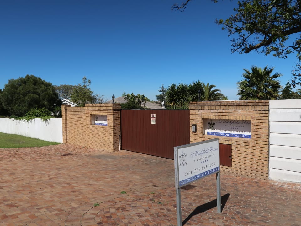 Außenansicht At Winkfield House