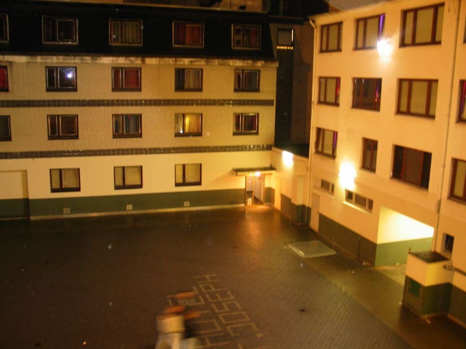 Blick vom Zimmer in den Hinterhof St.Joseph Hotel Hamburg St.Pauli Kiez Reeperbahn