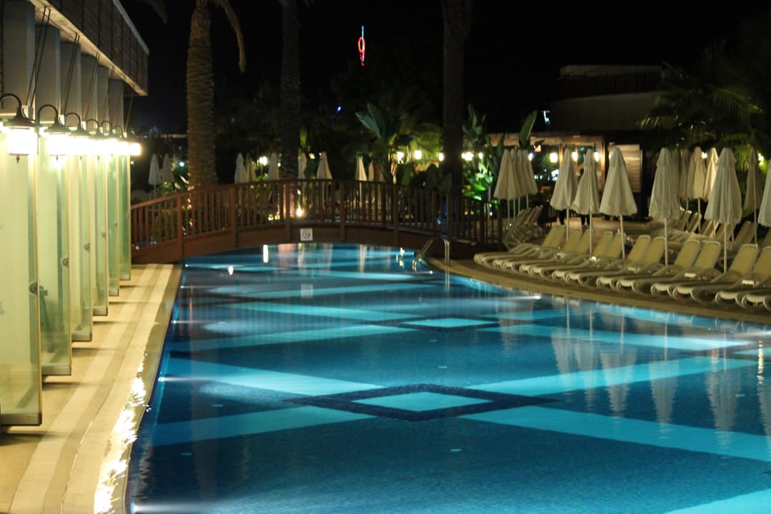 Nachts am Pool Sunis Evren Beach Resort Hotel & Spa