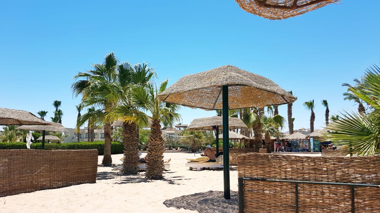 Strand Lotus Bay Beach Resort