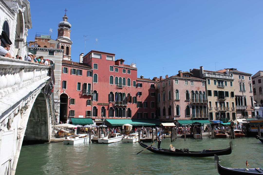 Blick von der anderen Seite der Brücke Hotel Rialto