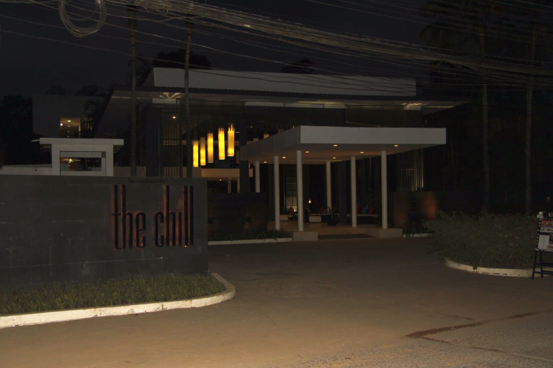 The Chill - Eingang am Abend Hotel The Chill Koh Chang