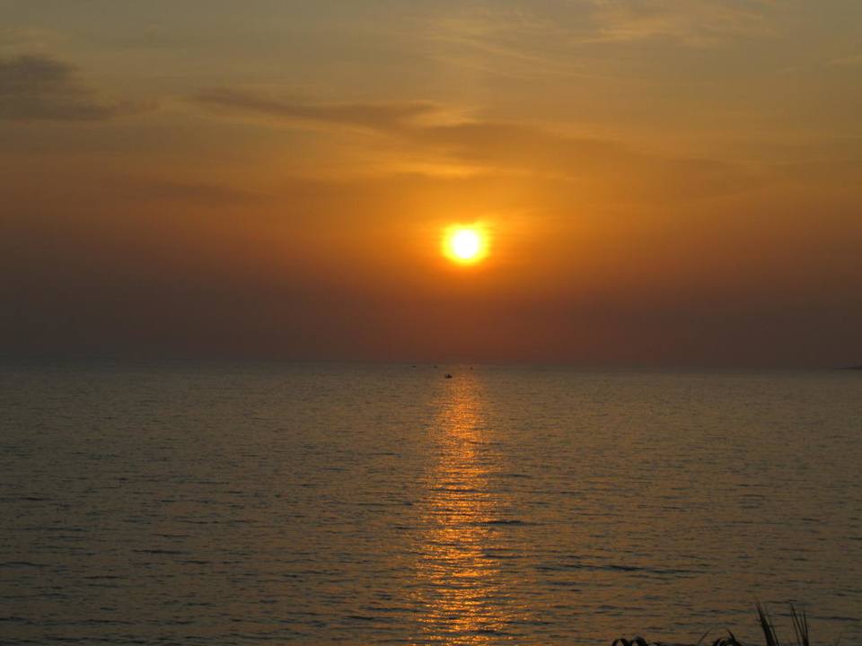 Sonnenuntergang Aska Hotel Just in Beach