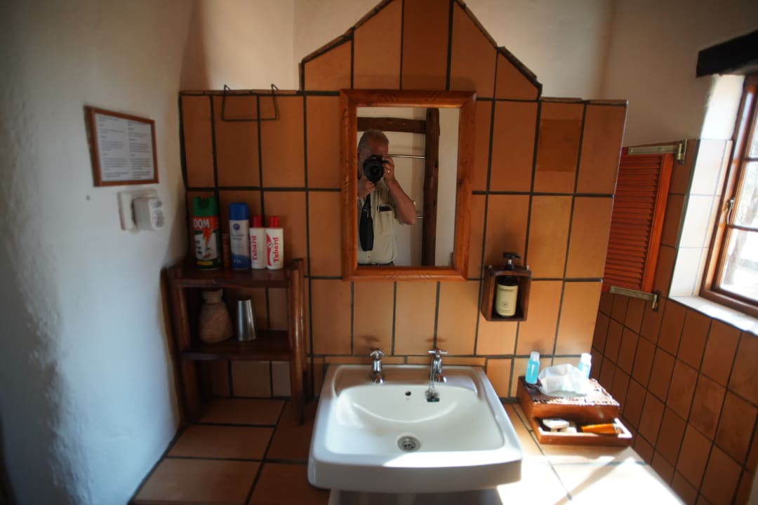 Zimmer Hotel Eningu Clay-House Lodge