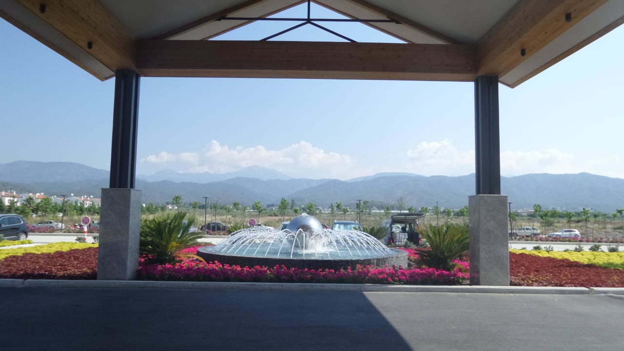 Vor dem Hotel Akra Fethiye Tui Blue Sensatori