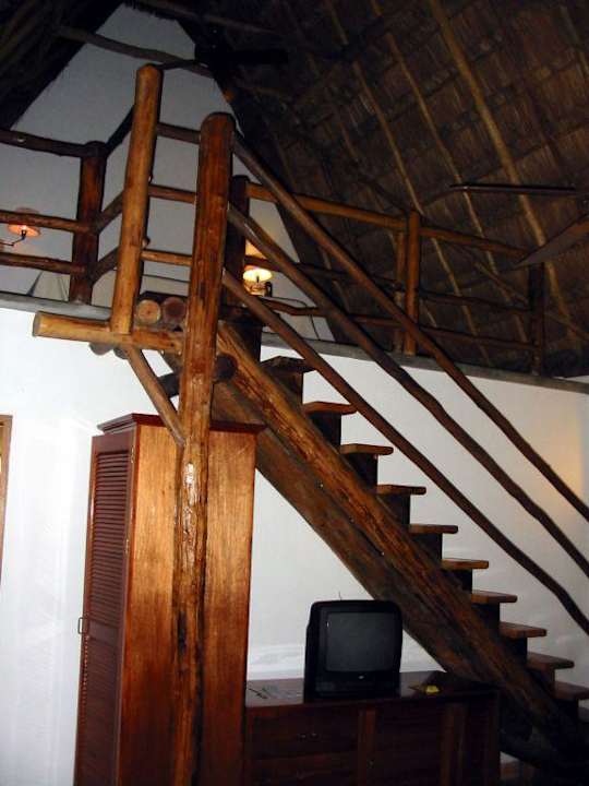 Innenansicht einer Hütte mit Zusatzzimmer Hotel Mayaland