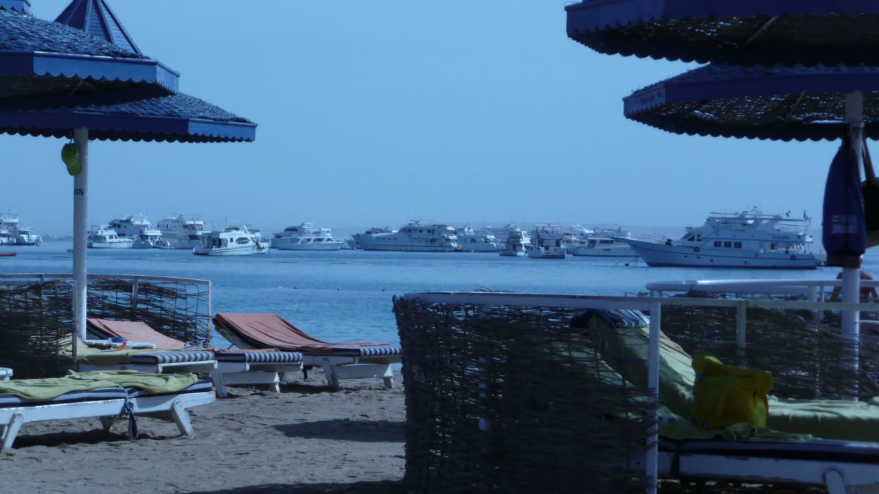 Angelegte Boote ohne Verkehr, ausserhalb der Bucht The Grand Resort