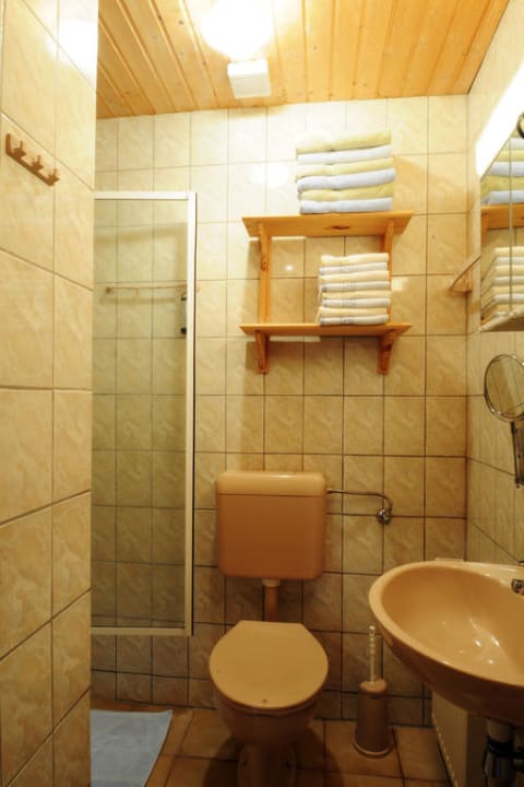 Ferienwohnung Marienkäfer - Badezimmer Bauernhof Maierhof