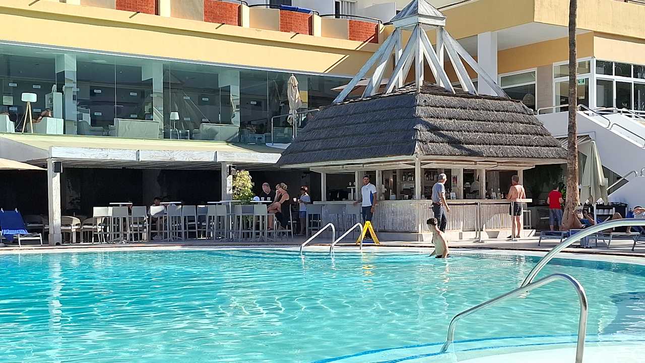 Pool allsun Hotel Lucana