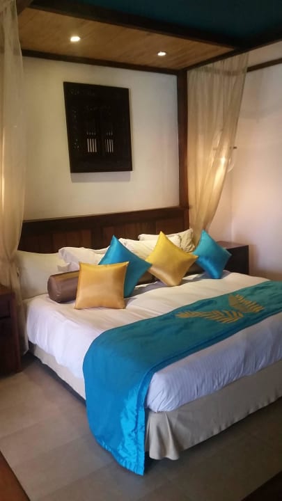 Bett  Royal Palms Beach Hotel