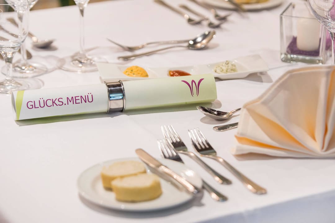Gedeckter Tisch Waidringer Hof · 1. Tiroler Glückshotel