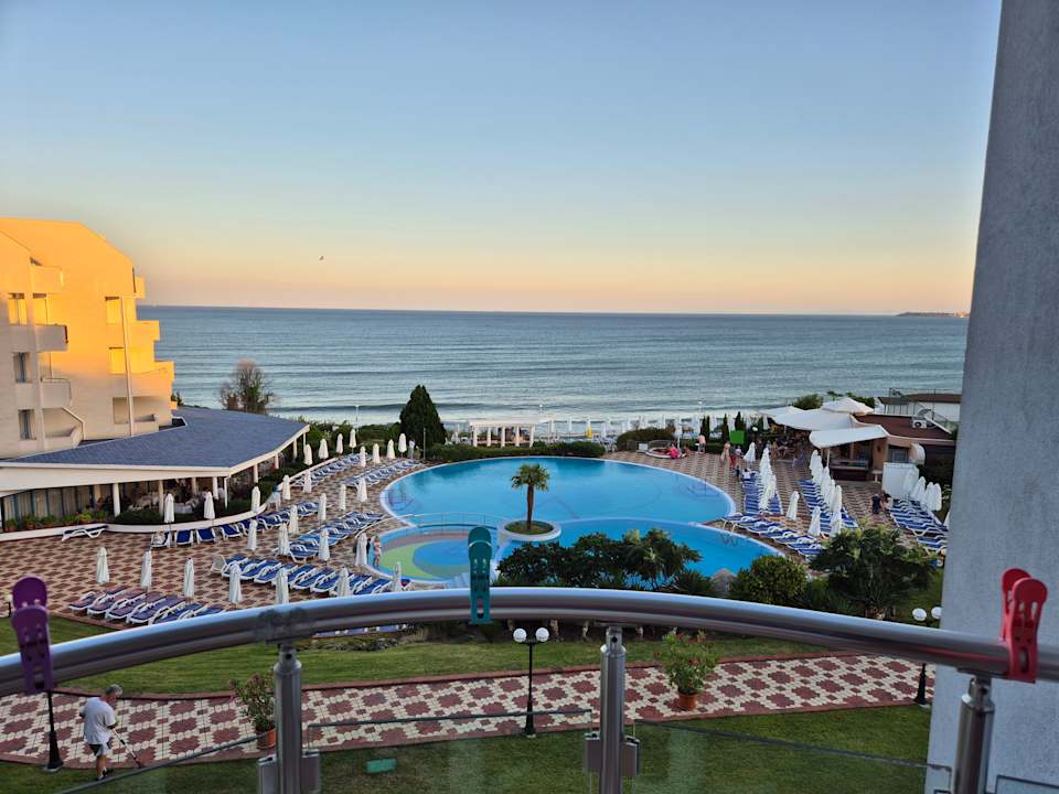 Außenansicht Hotel Sineva Beach