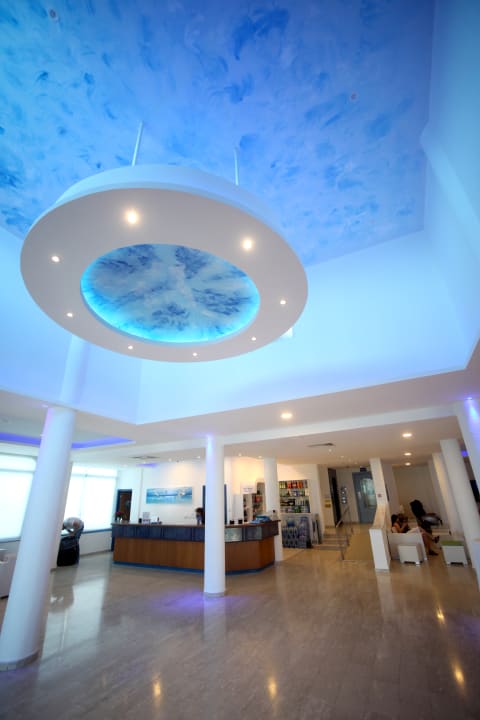 Lobby Anonymous Beach Hotel