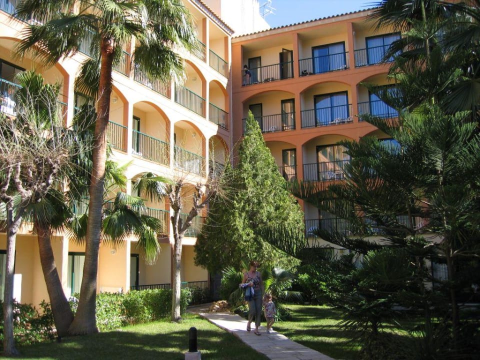 Innenhof / Gartenanlage Valentin Somni Hotel & Suites