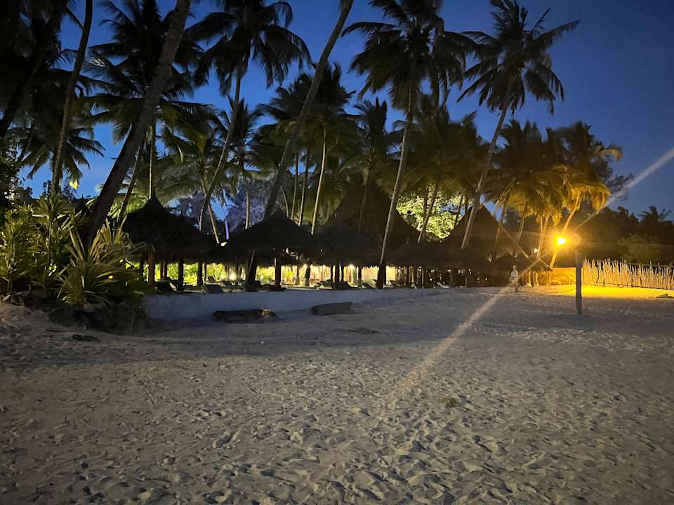 Außenansicht Hotel Pinewood Beach Resort & Spa