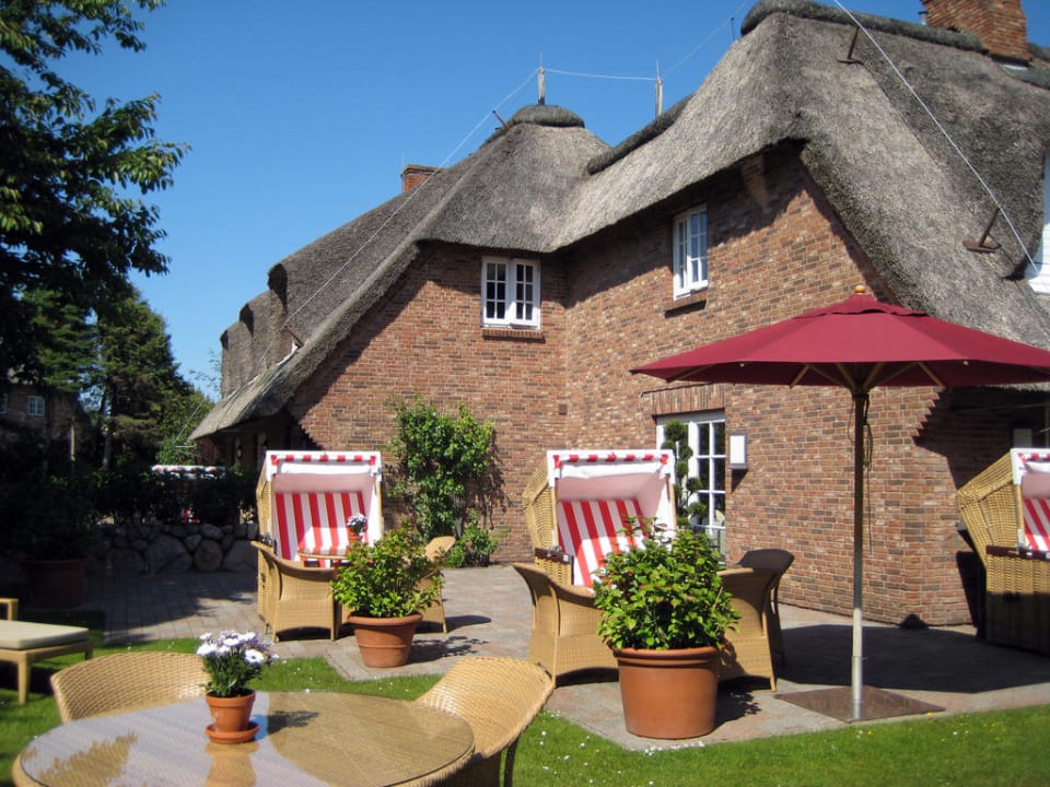 Die Terrasse - etwas weiter links Golf- und Landhaus Kampen