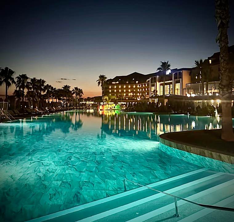 Pool Lago Hotel