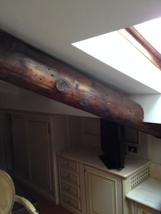 Dunkles Zimmer Hotel Regina Palace