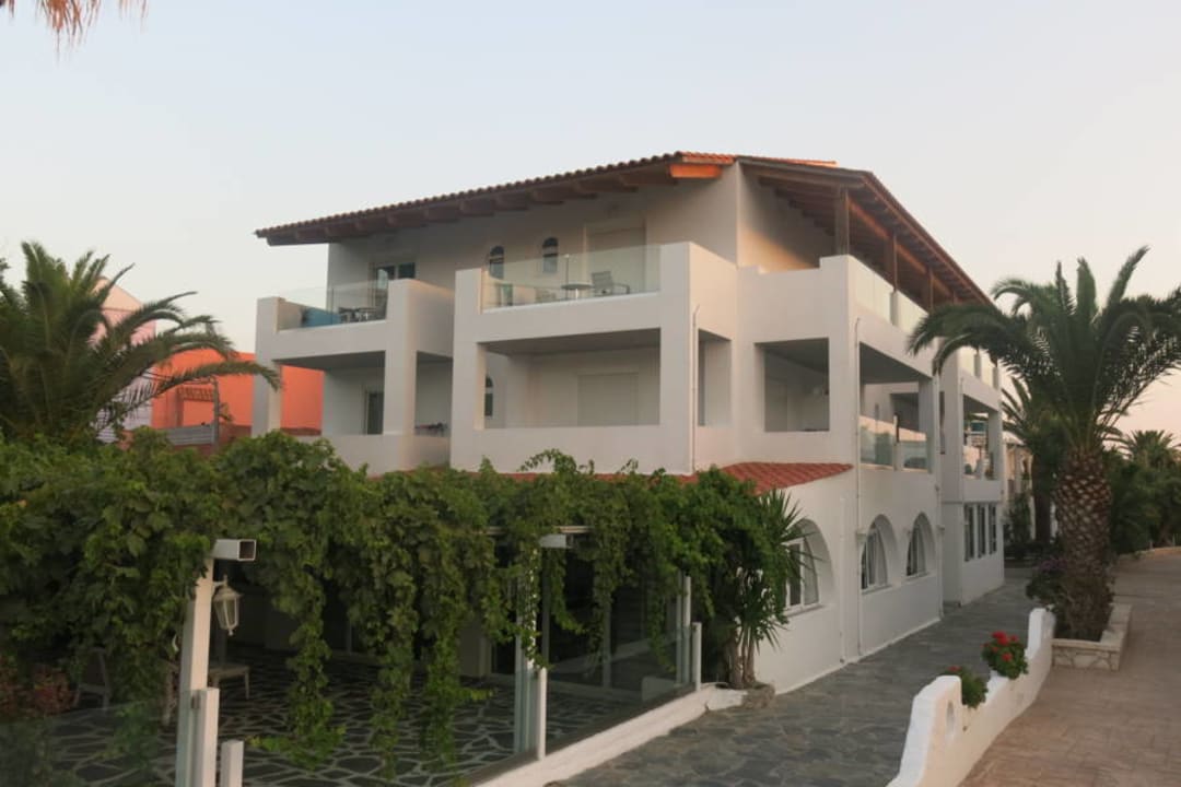 Außenansicht HARPIN Happy Days Beach Hotel