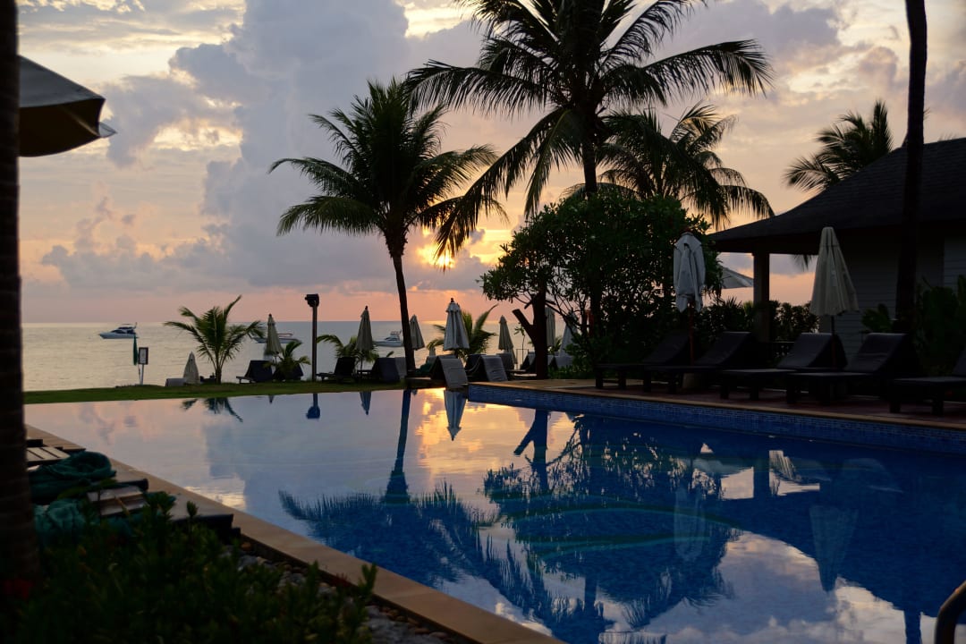 Beim Sonnenuntergang La Flora Khao Lak