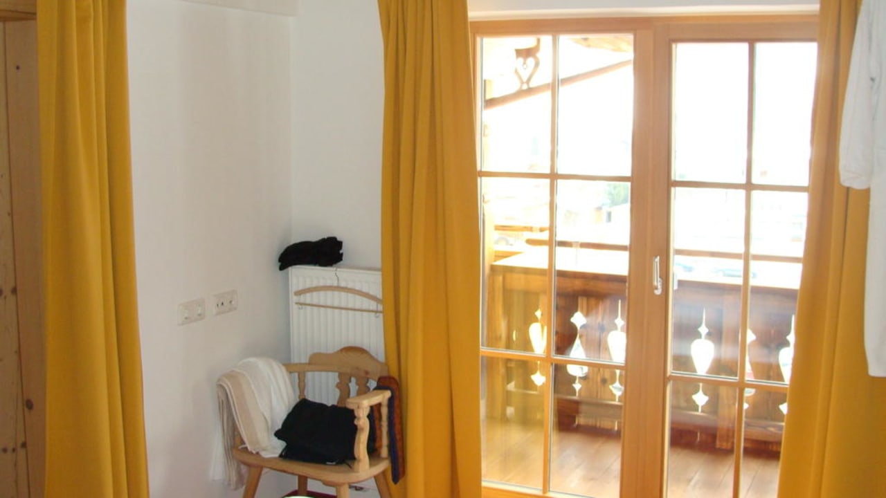 Blick aus dem Schlafzimmer Aparthotel Naturresort Senningerhof