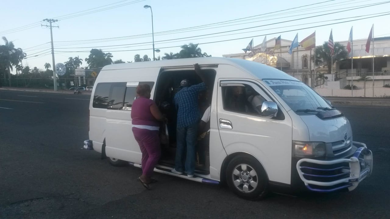 Sammeltaxi (27 Personen!) Puerto Plata Village