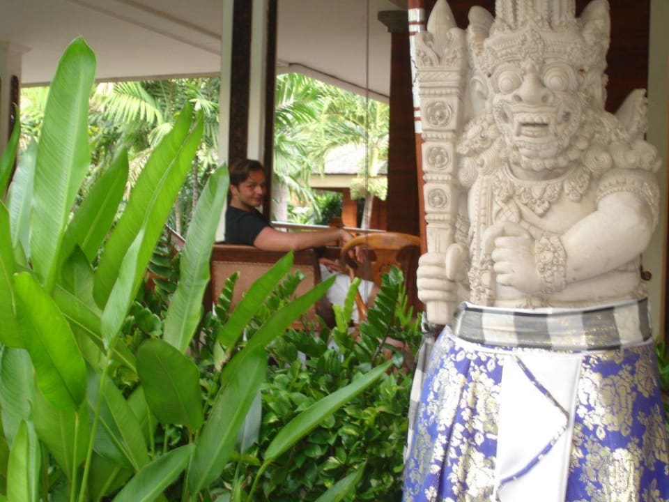 Blick auf einen Teil der Rezeption Bali Mandira Beach Resort & Spa