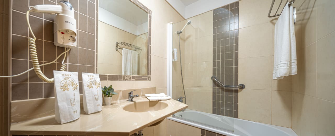 Zimmer Skyview Hotel