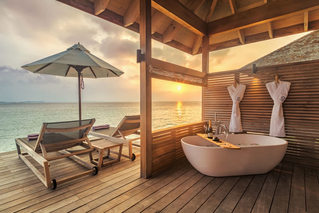 Zimmer Hurawalhi Island Resort Maldives