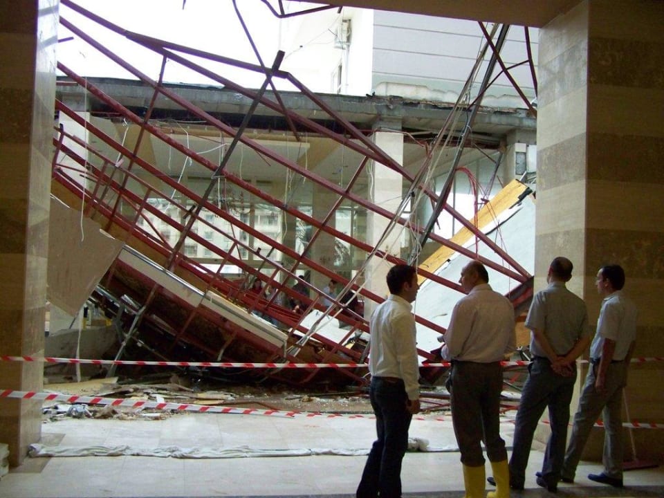 Aufräumarbeiten Hotel Hedef Resort