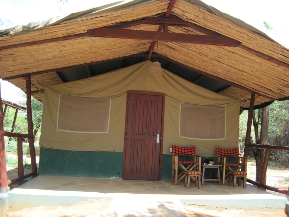 Camp im Tsavo East Sentrim Tsavo Lodge