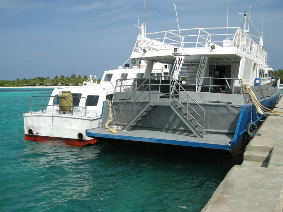 Cargo Schiffe Kuredu Island Kuredu Island Resort & Spa