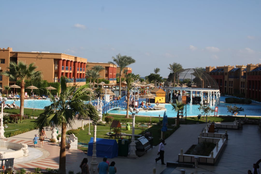 Auf die Poolbar Hotel Titanic Palace