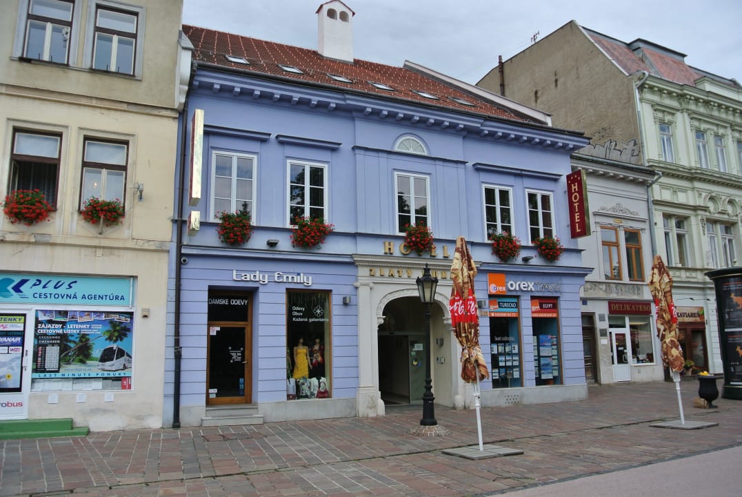 Außenansicht mit Eingang Hotel Zlaty Dukat