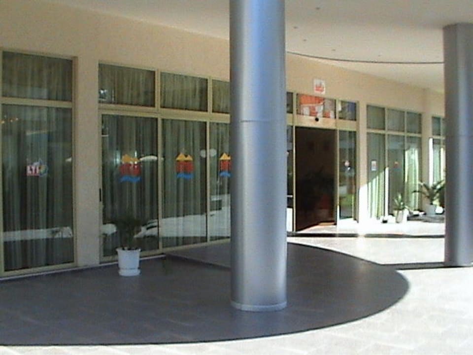 Eingang DAS Club Hotel Sunny Beach