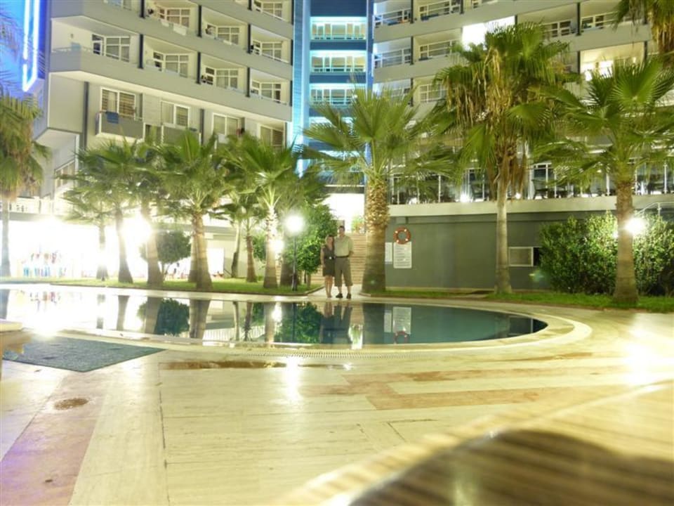 Abendstimmung am Zentralpool Mira Meridia Beach Hotel