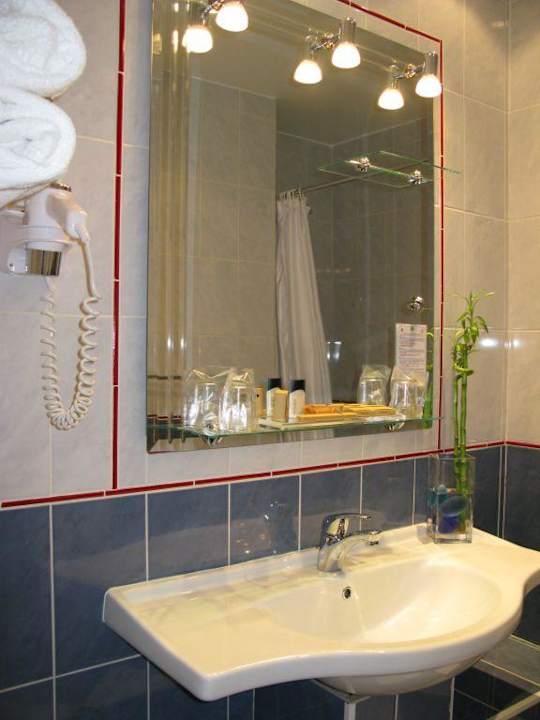 Badezimmer Best Western Plus Hôtel Massena Nice