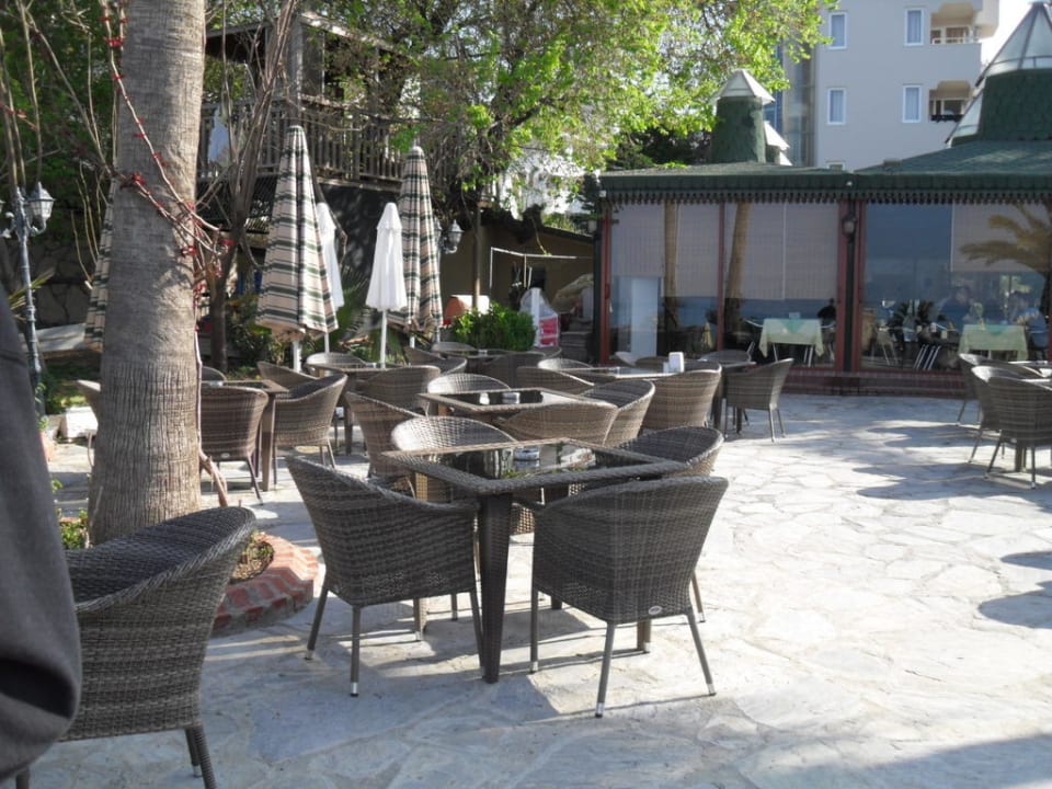 Terrasse des Restaurants Side Bay Hotel