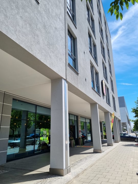Außenansicht Super 8 by Wyndham Munich City West
