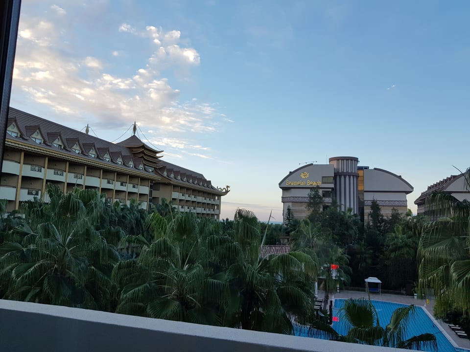 Außenansicht Port Side Resort Hotel