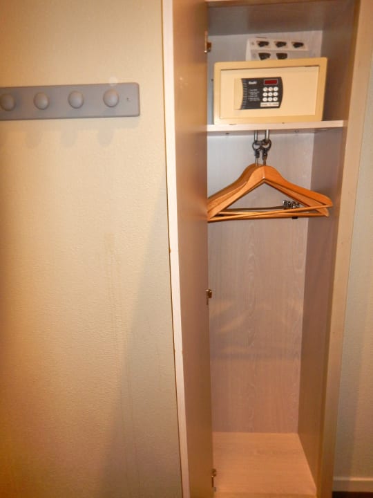 Zimmer Campanile Val de France