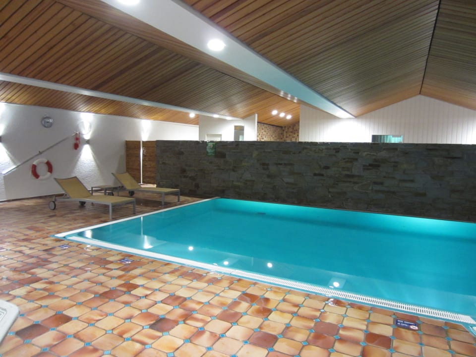 Poolanlage im UG Radisson Blu Conference Hotel, Düsseldorf