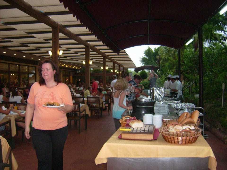 Essen auch draußen möglich Hane Family Resort