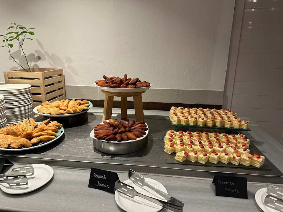 Gastro Crystals Beach Resort Belle Mare, a member of Radisson Individuals