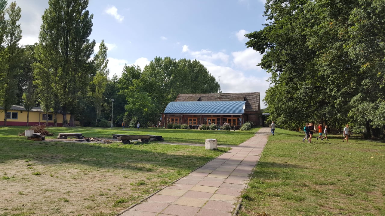 KiEZ Cafe Zugang zum See KiEZ Bollmannsruh