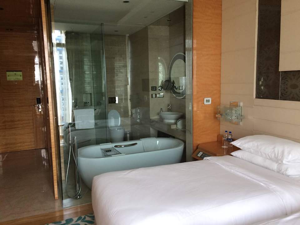 Twin bed double room Hotel Vivanta by Taj Gurgaon